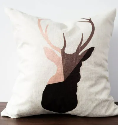 وسادة مزخرفة مصنوعة يدويًا لإضفاء لمسة فاخرة